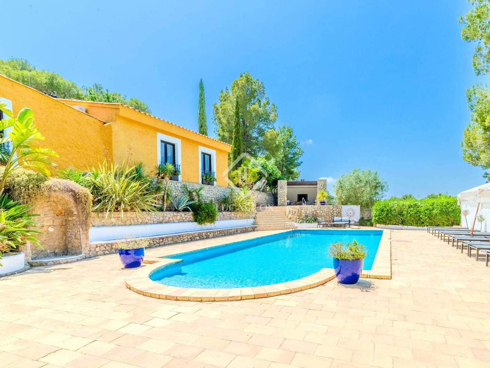 9 soverom Finca/Herregård til salgs i Canyelles med svømmebasseng garasje - € 2 750 000 (Ref: 8734685)