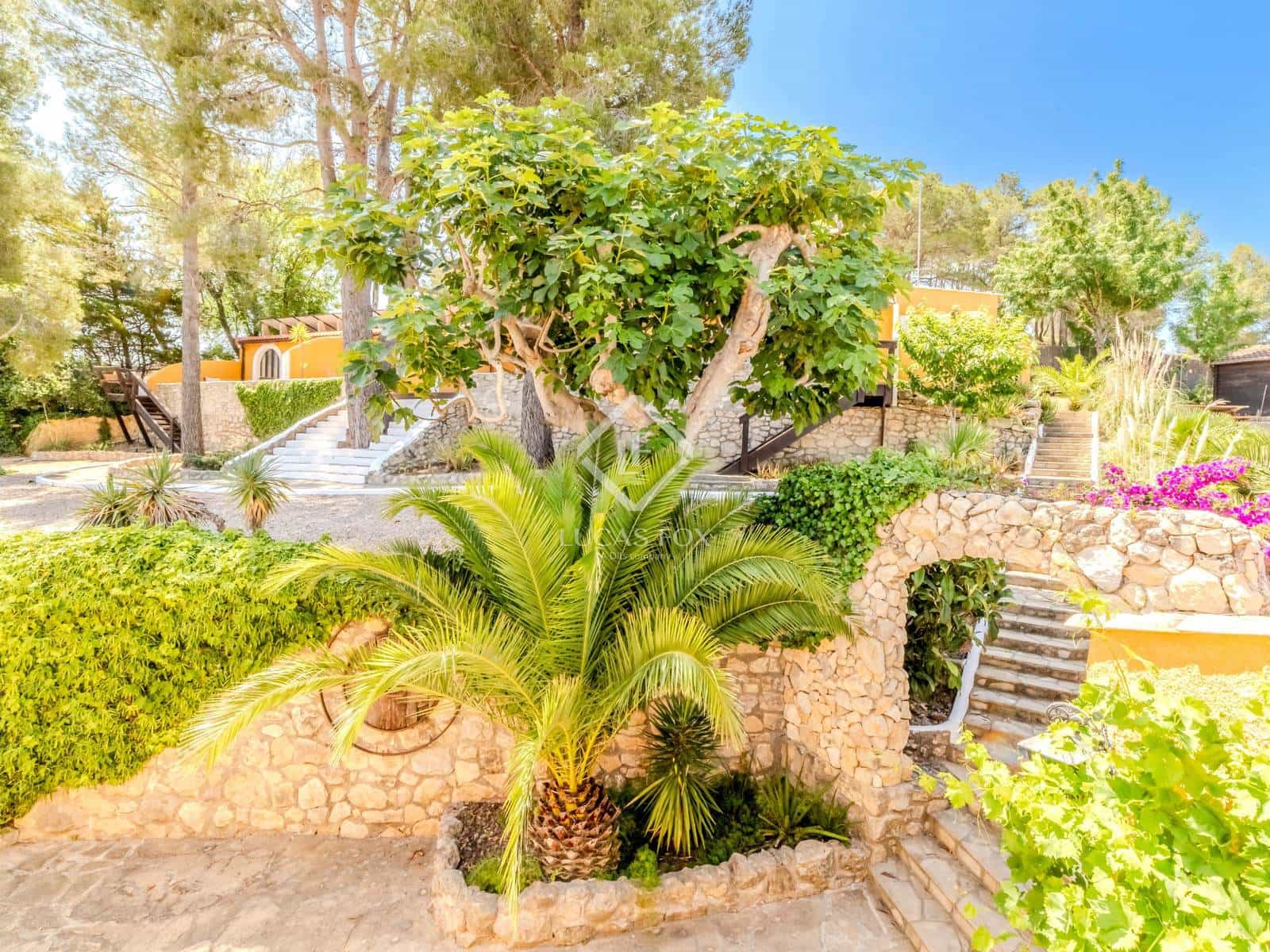 9 soverom Finca/Herregård til salgs i Canyelles med svømmebasseng garasje - € 2 750 000 (Ref: 8734685)