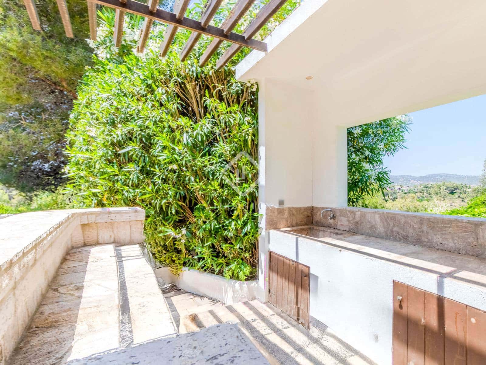 9 soverom Finca/Herregård til salgs i Canyelles med svømmebasseng garasje - € 2 750 000 (Ref: 8734685)