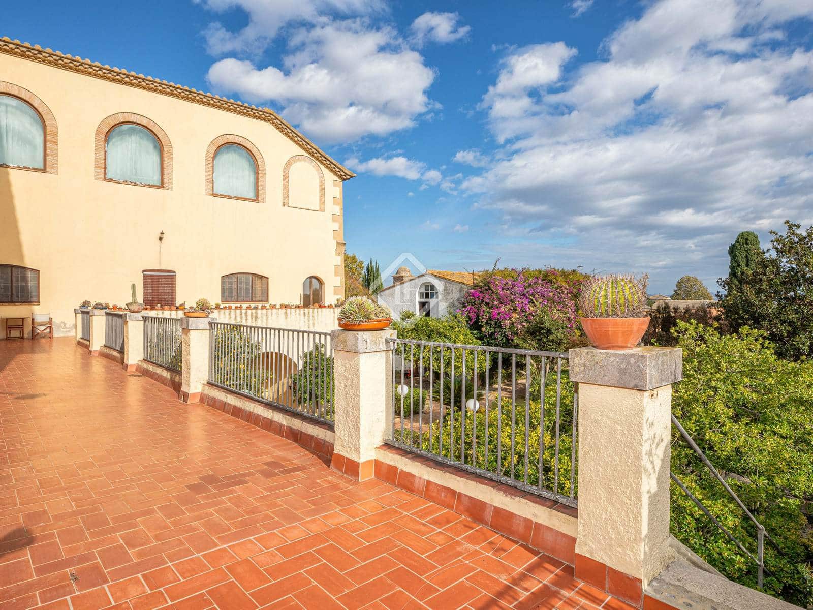 10 soveværelse Finca/Landehus til salg i Borrassa med swimmingpool - € 3.000.000 (Ref: 8738637)