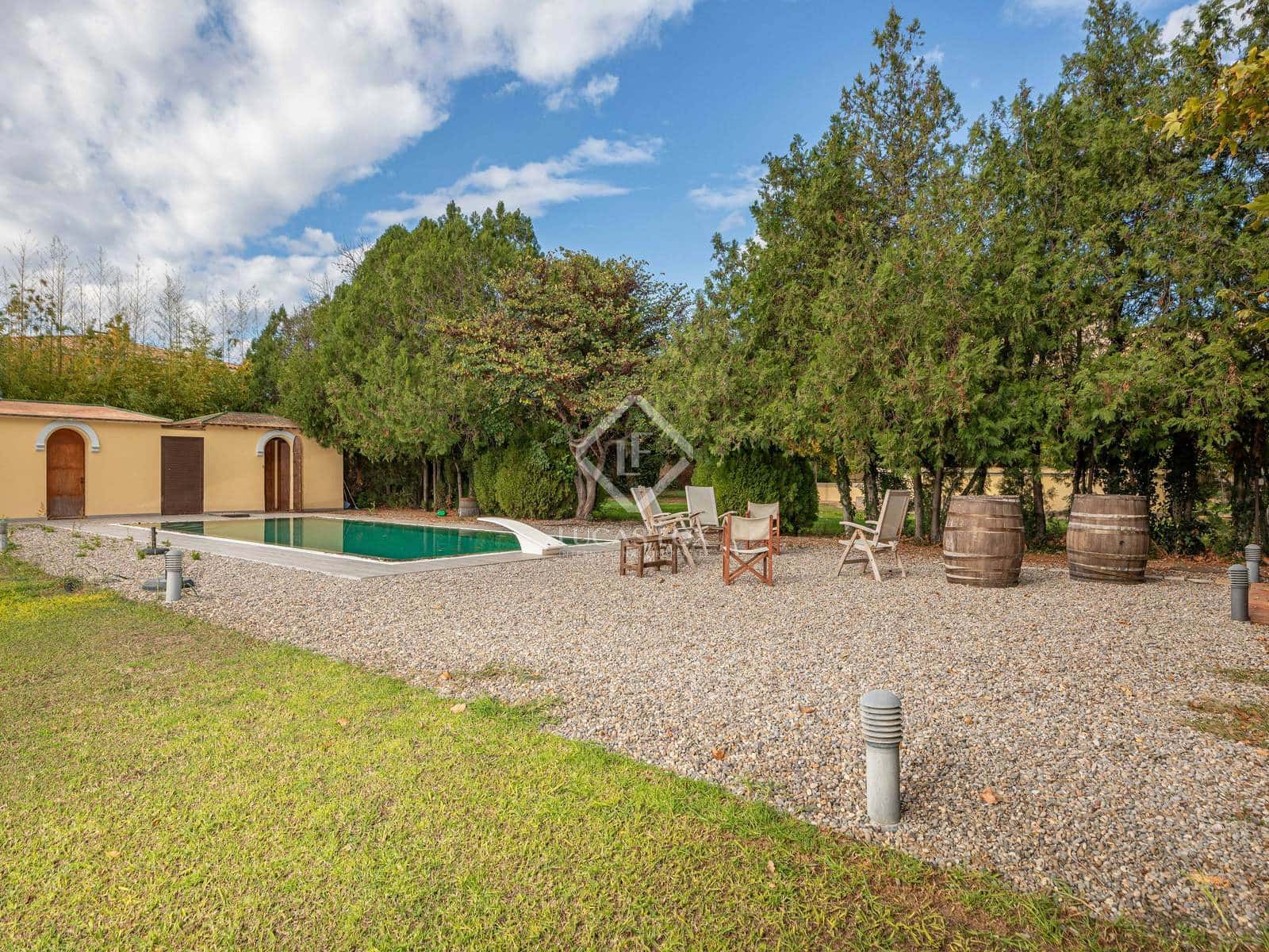 10 soveværelse Finca/Landehus til salg i Borrassa med swimmingpool - € 3.000.000 (Ref: 8738637)