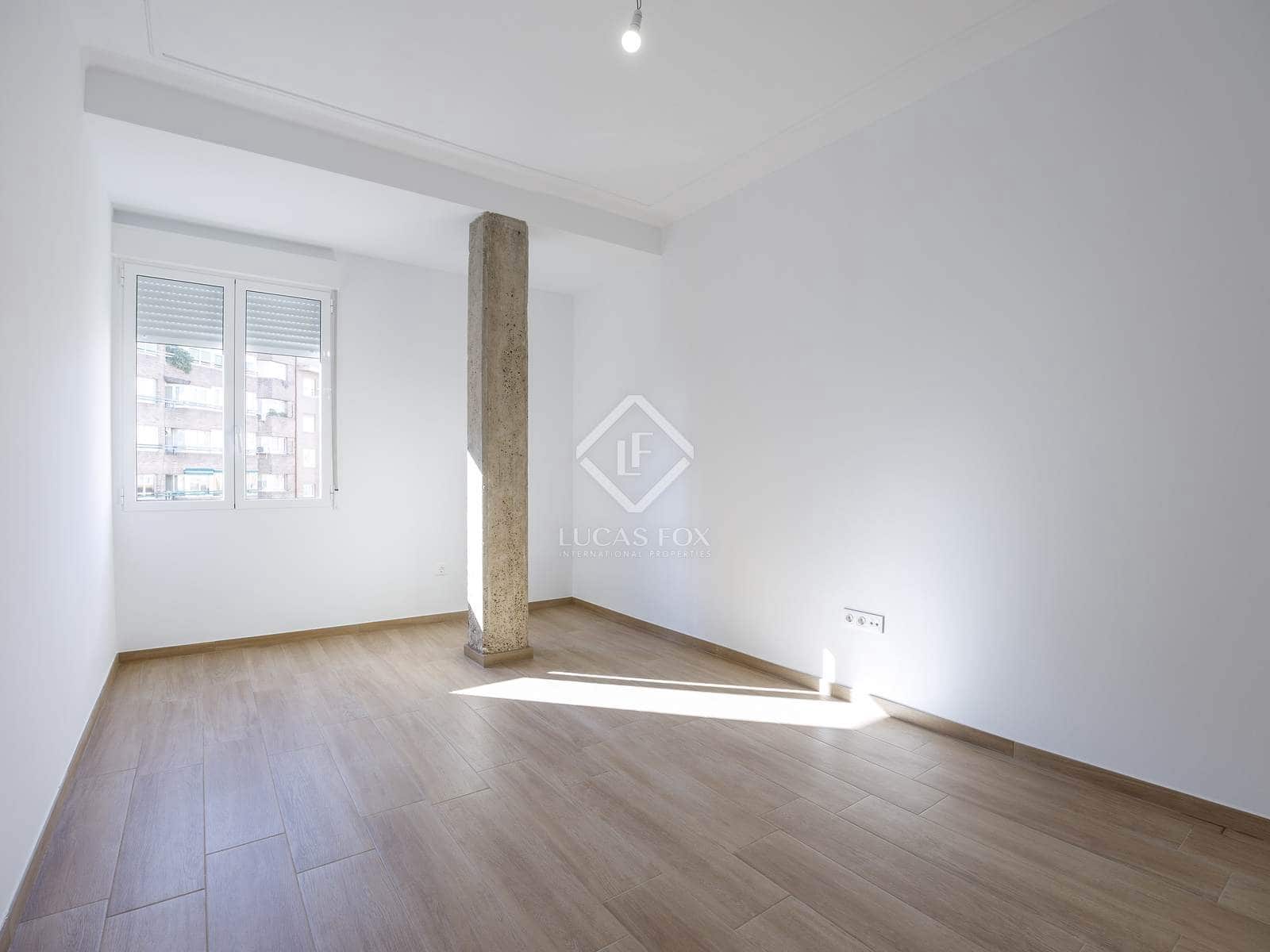 2 bedroom Apartment for rent in Valencia city - € 1,400 (Ref: 8742230)