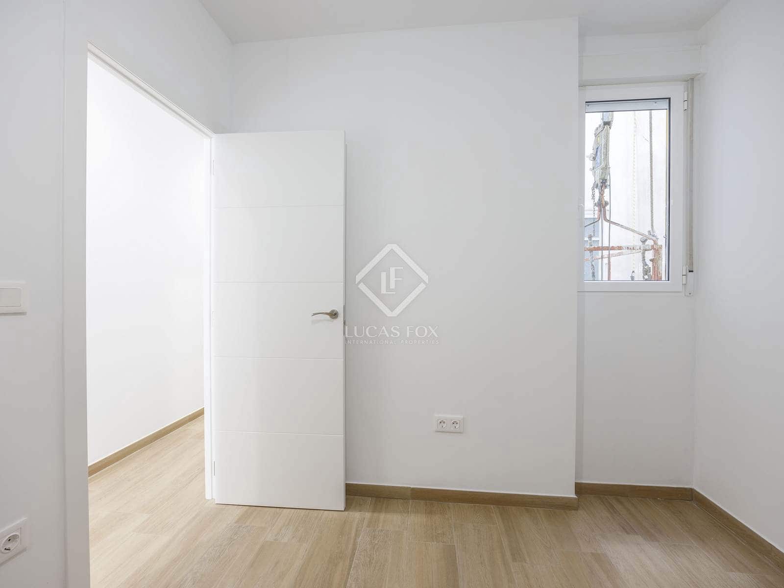 2 bedroom Apartment for rent in Valencia city - € 1,400 (Ref: 8742230)