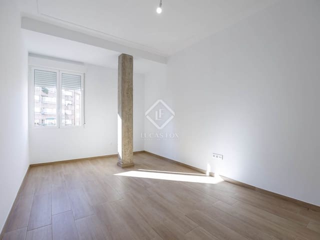 2 bedroom Apartment for rent in Valencia city - € 1,400 (Ref: 8742230)