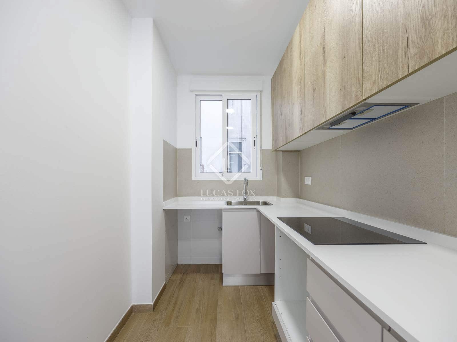 2 bedroom Apartment for rent in Valencia city - € 1,400 (Ref: 8742230)