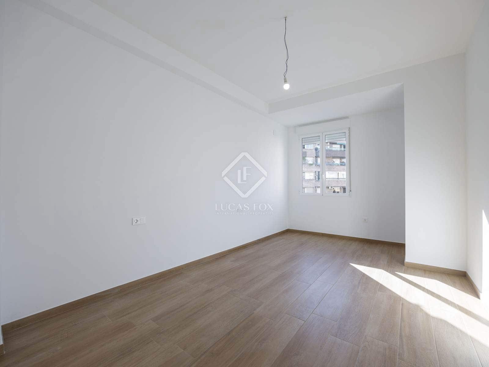 2 bedroom Apartment for rent in Valencia city - € 1,400 (Ref: 8742230)