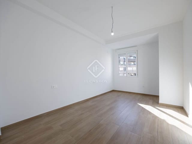 2 bedroom Apartment for rent in Valencia city - € 1,400 (Ref: 8742230)