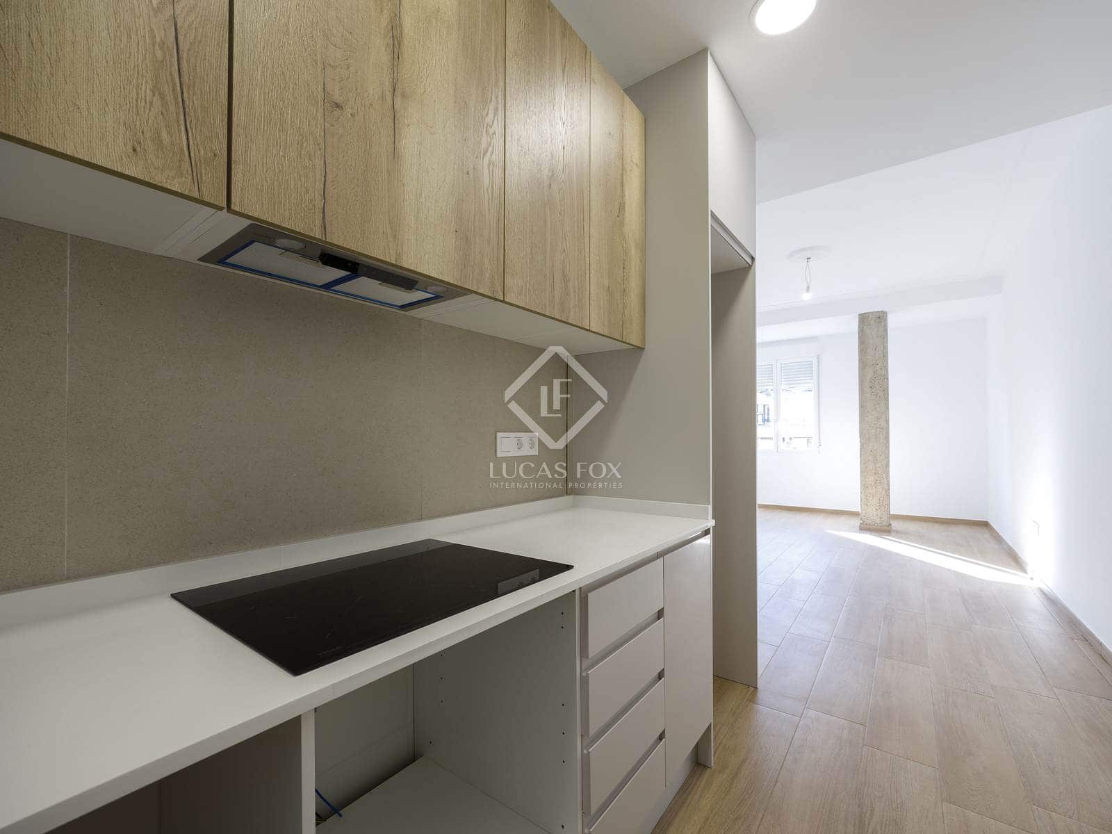 2 bedroom Apartment for rent in Valencia city - € 1,400 (Ref: 8742230)