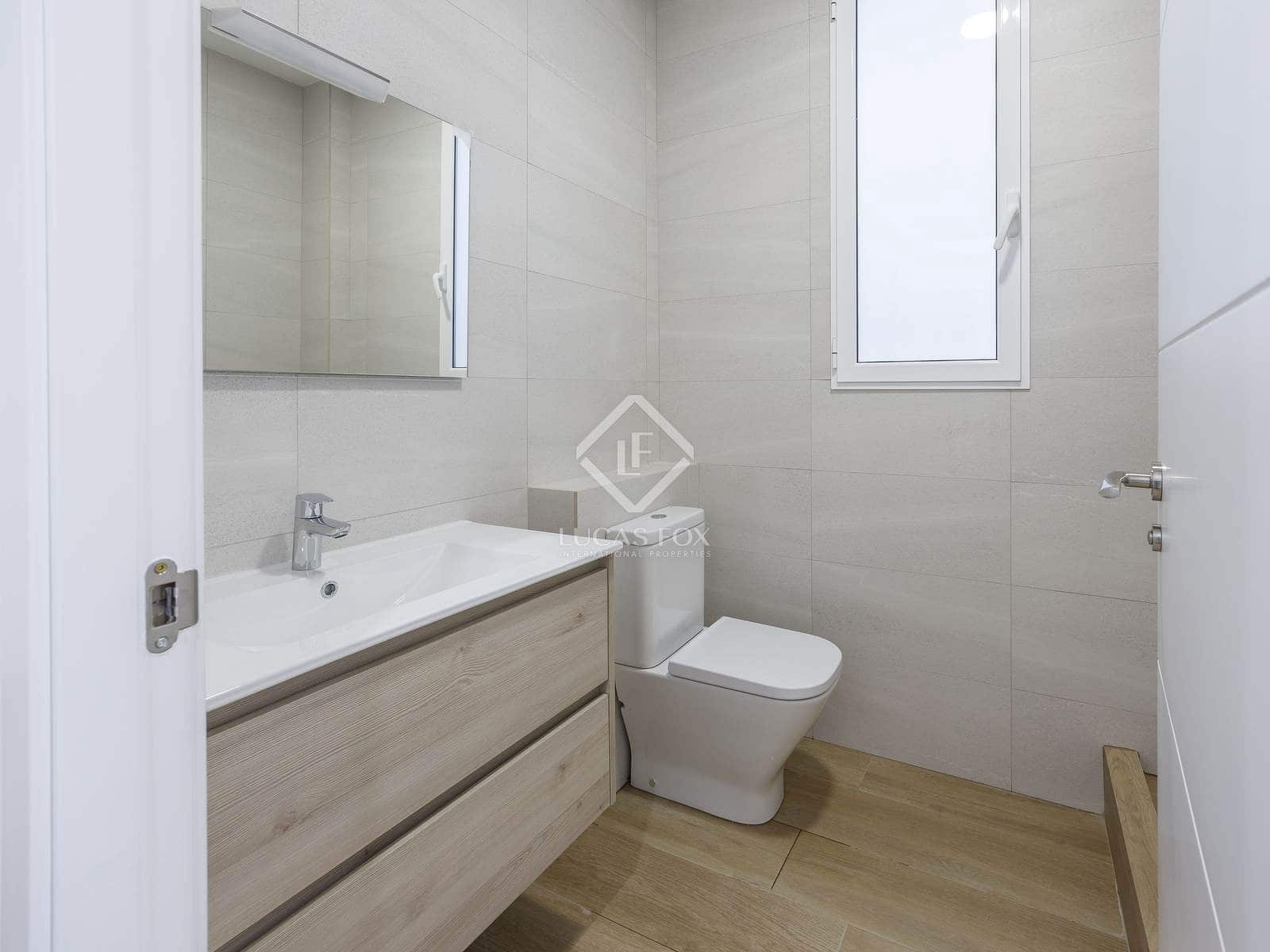 2 bedroom Apartment for rent in Valencia city - € 1,400 (Ref: 8742230)