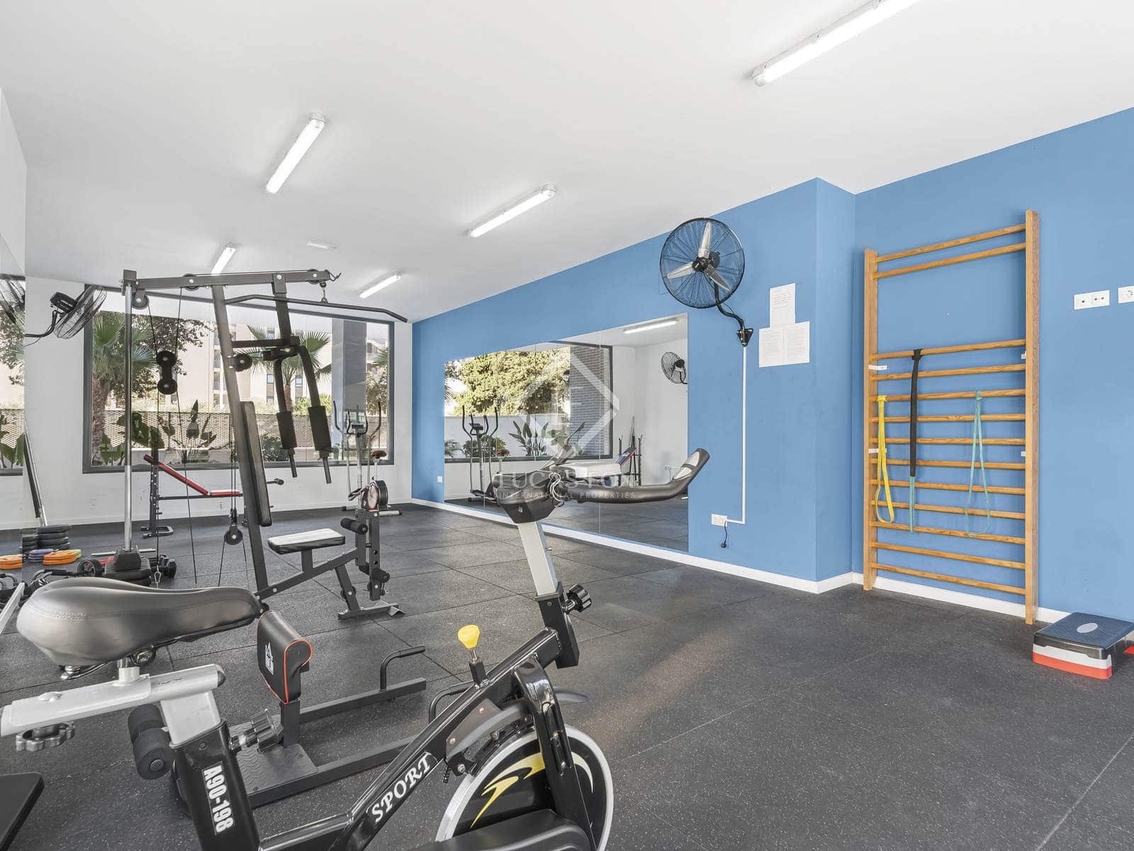 3 slaapkamer Appartement te koop in Alicante stad met zwembad garage - € 875.000 (Ref: 8742471)