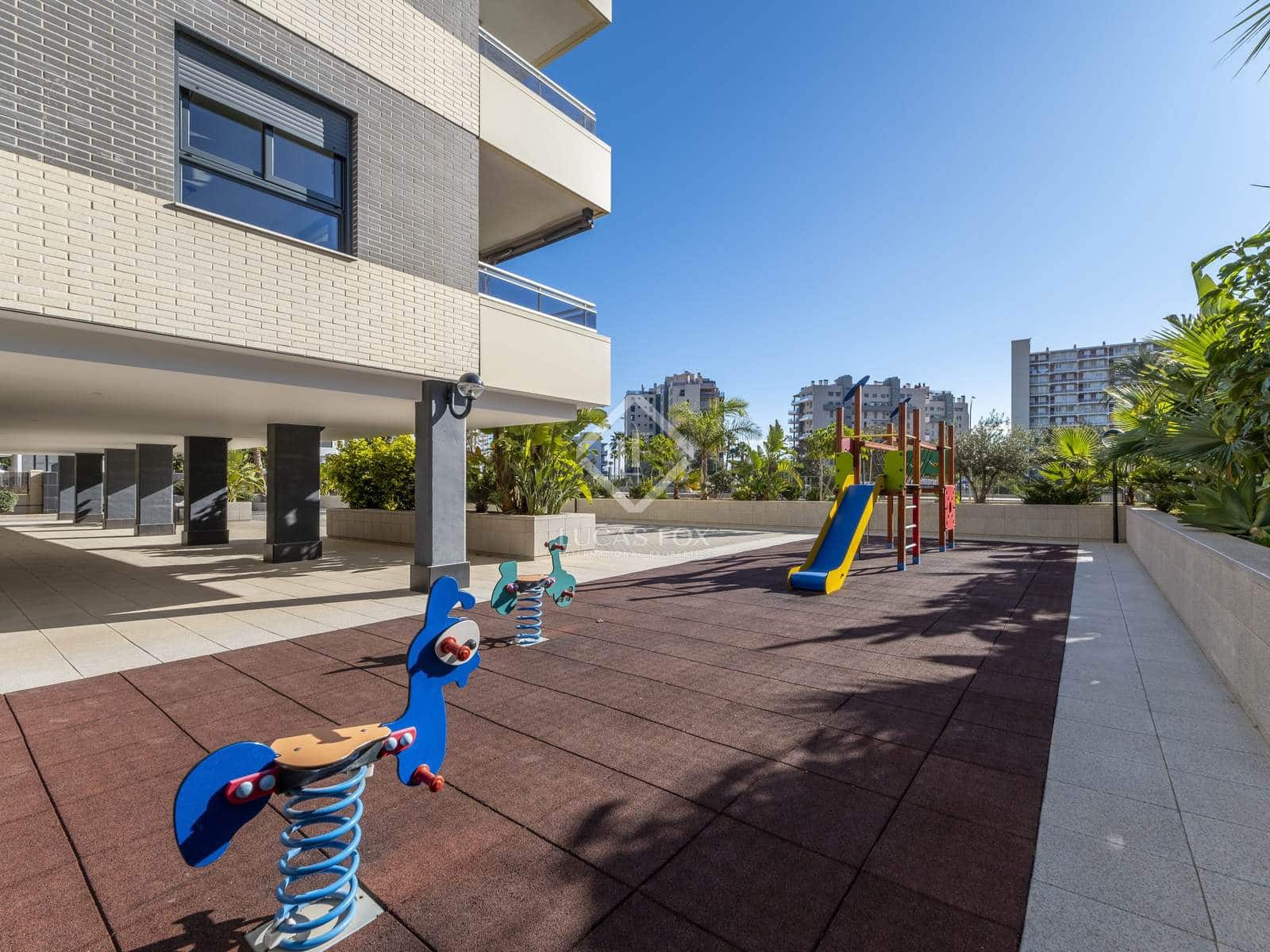 3 slaapkamer Appartement te koop in Alicante stad met zwembad garage - € 875.000 (Ref: 8742471)