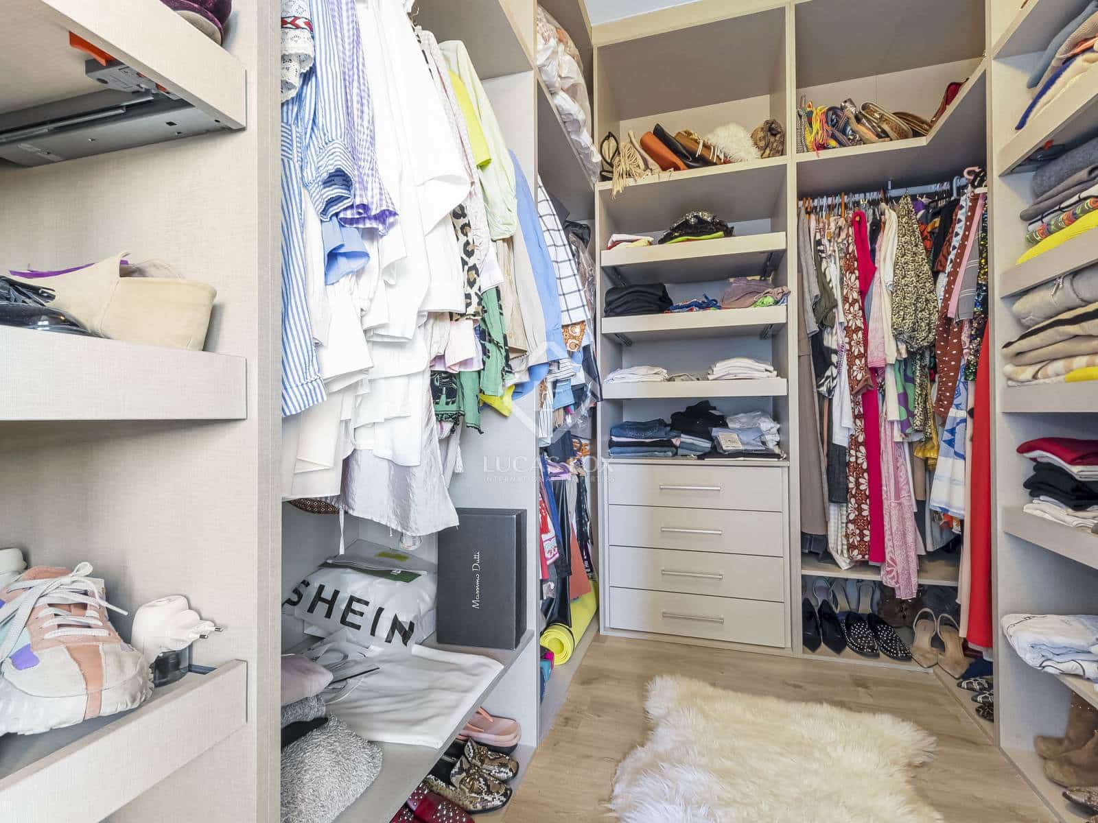 3 slaapkamer Appartement te koop in Alicante stad met zwembad garage - € 875.000 (Ref: 8742471)