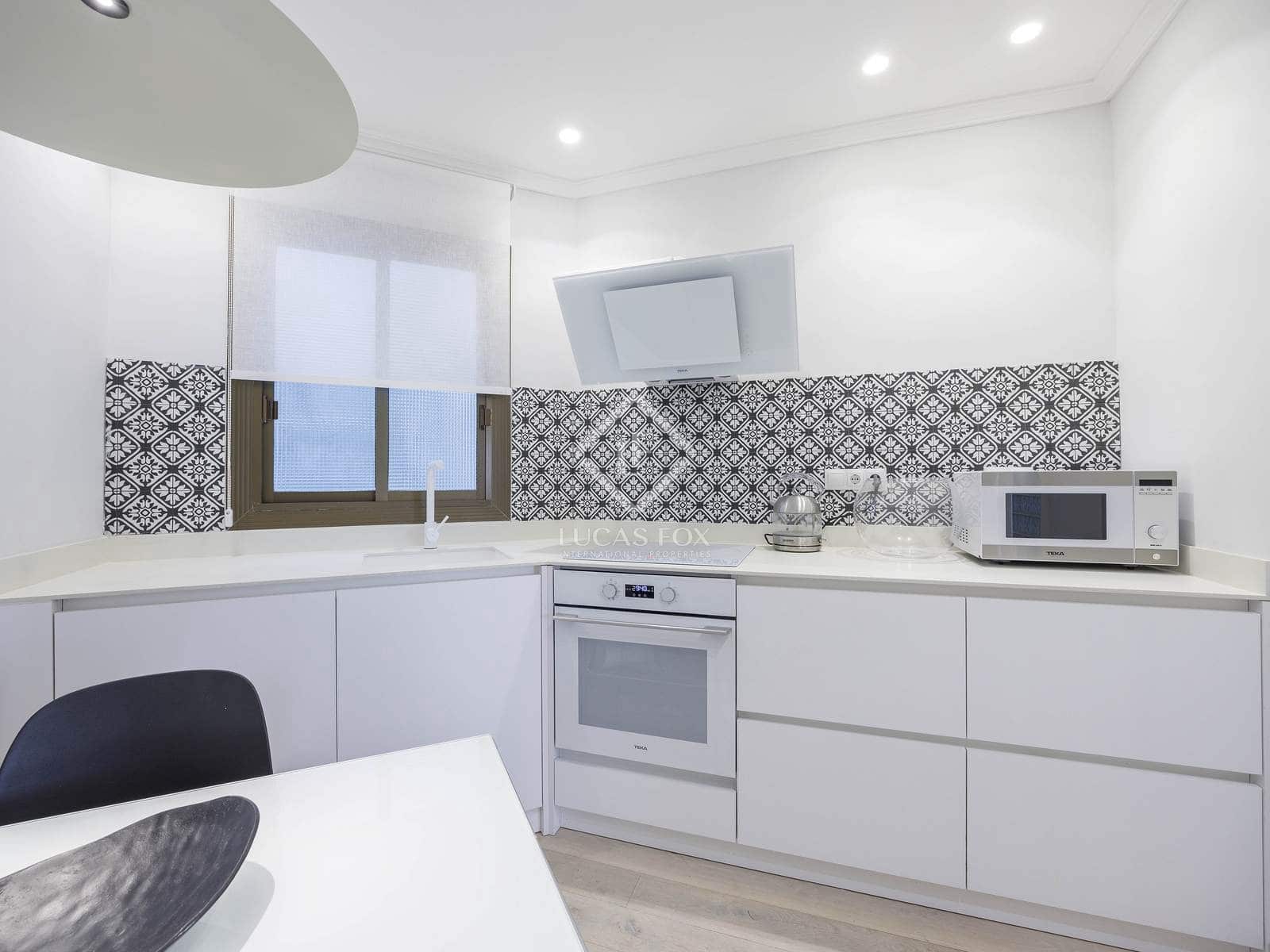 4 sypialnia Apartament do wynajęcia w Miasto Walencja - 2 400 € (Ref: 8744617)