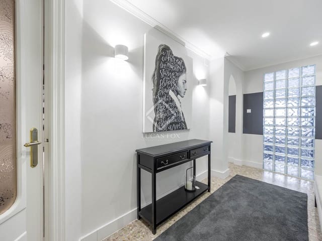 4 makuuhuone Huoneisto vuokrattavana paikassa Valencia kaupunki - 2 400 € (Ref: 8744617)