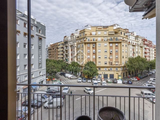 4 makuuhuone Huoneisto vuokrattavana paikassa Valencia kaupunki - 2 400 € (Ref: 8744617)