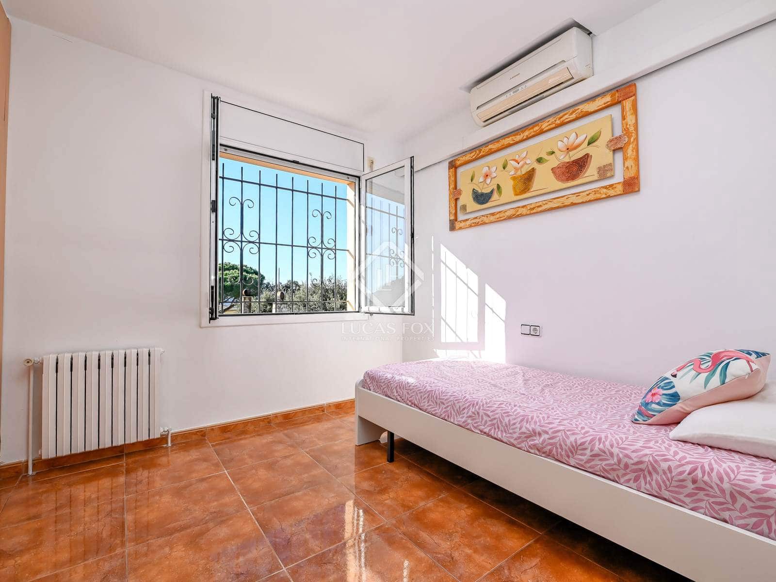 5 soveværelse Villa til salg i Santa Cristina d'Aro med swimmingpool garage - € 590.000 (Ref: 8751321)