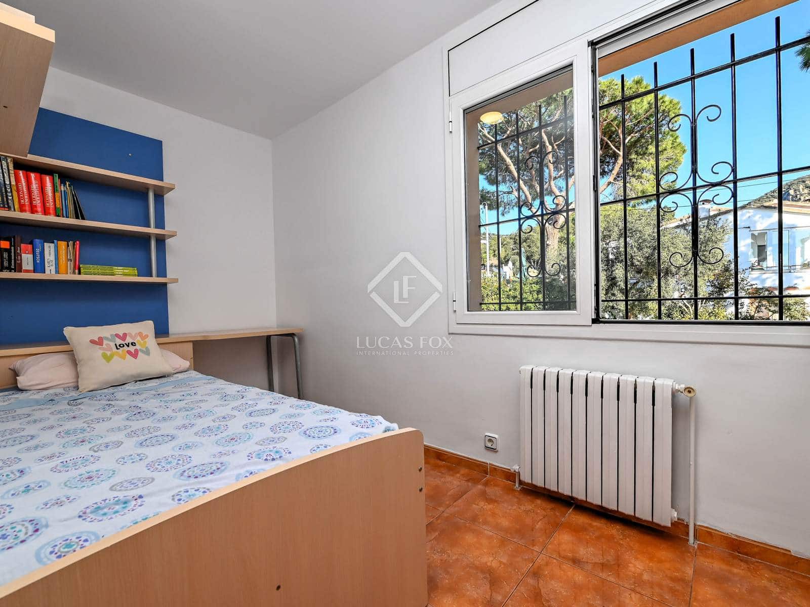 5 soveværelse Villa til salg i Santa Cristina d'Aro med swimmingpool garage - € 590.000 (Ref: 8751321)