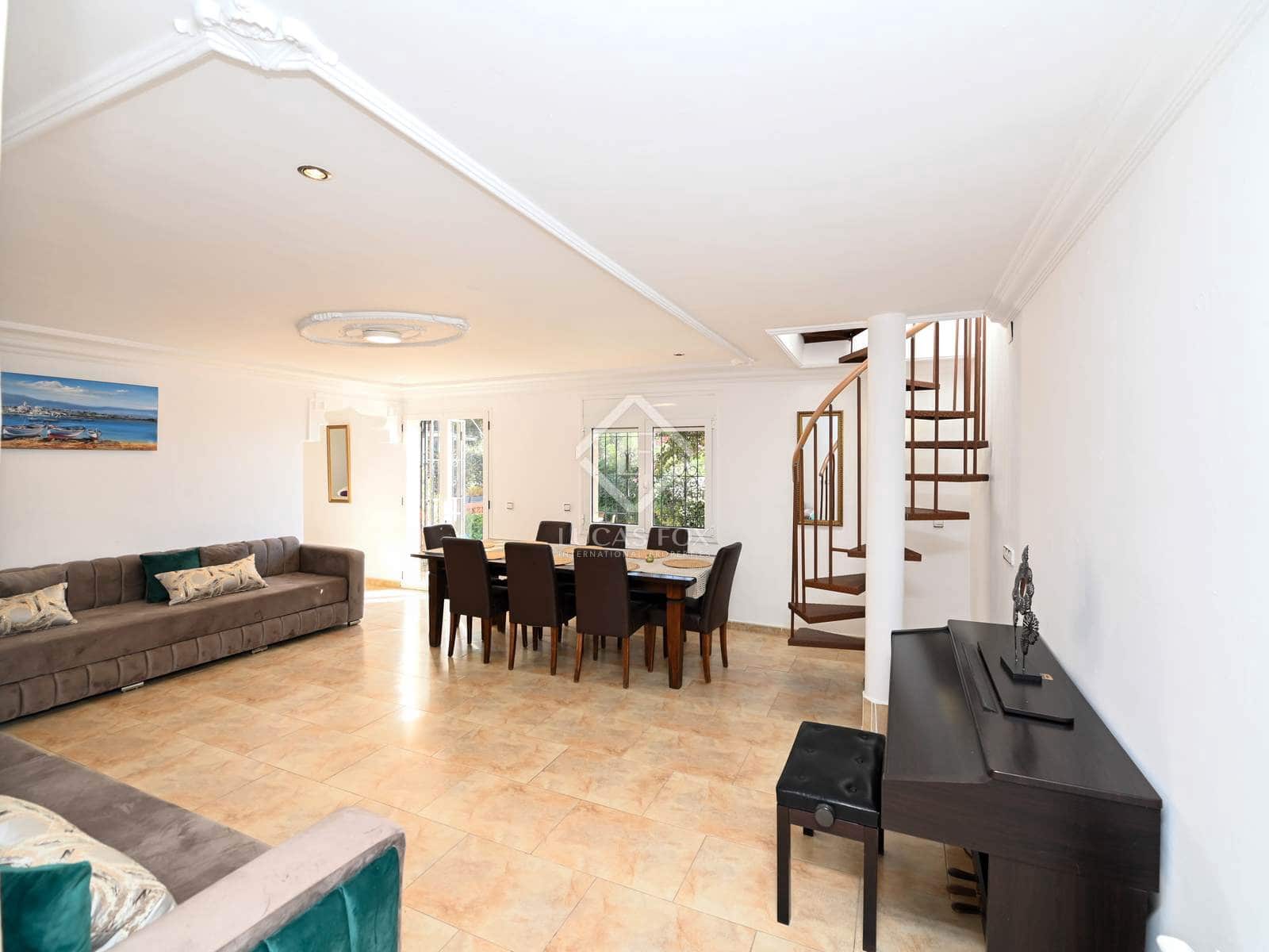 5 soveværelse Villa til salg i Santa Cristina d'Aro med swimmingpool garage - € 590.000 (Ref: 8751321)