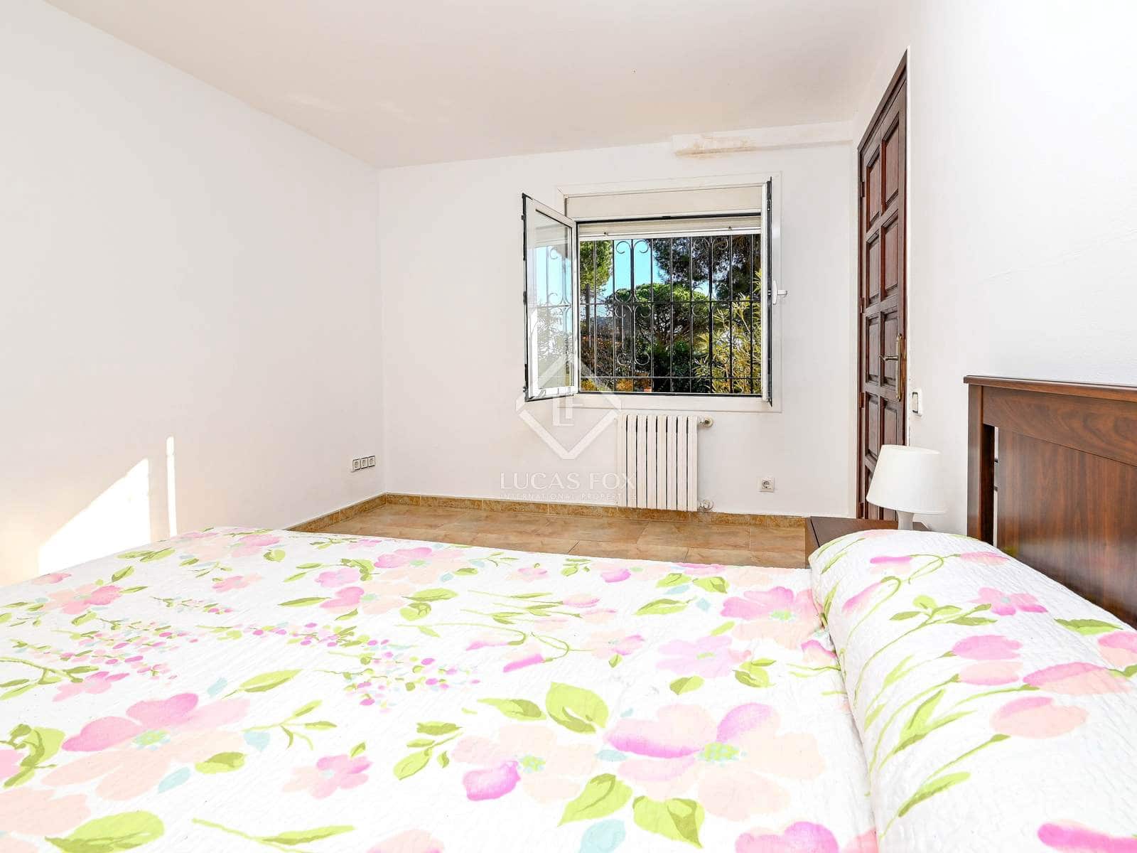 5 soveværelse Villa til salg i Santa Cristina d'Aro med swimmingpool garage - € 590.000 (Ref: 8751321)