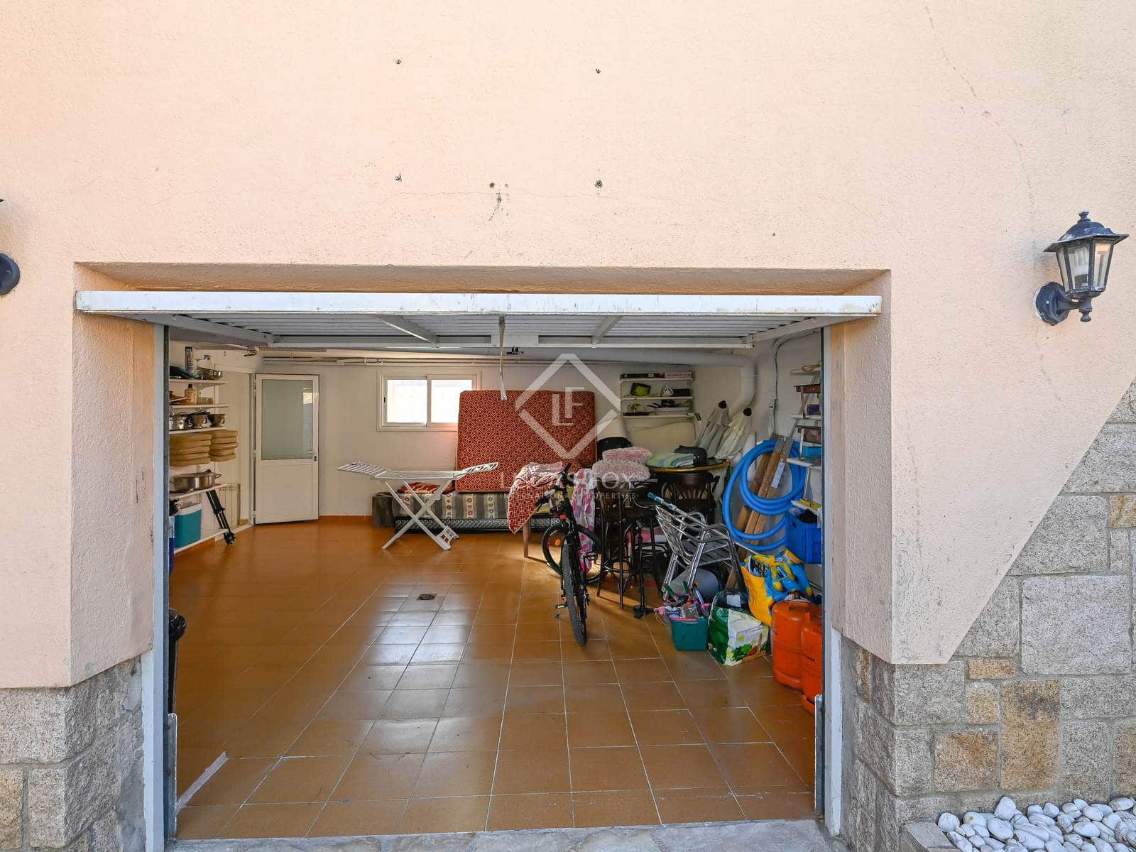 5 soveværelse Villa til salg i Santa Cristina d'Aro med swimmingpool garage - € 590.000 (Ref: 8751321)