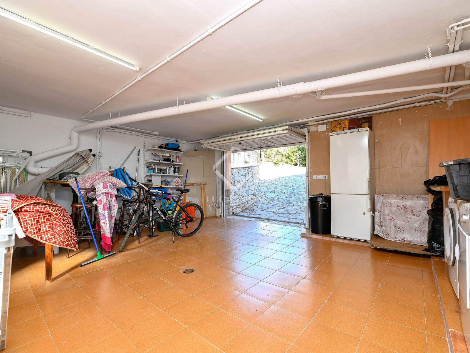 5 soveværelse Villa til salg i Santa Cristina d'Aro med swimmingpool garage - € 590.000 (Ref: 8751321)