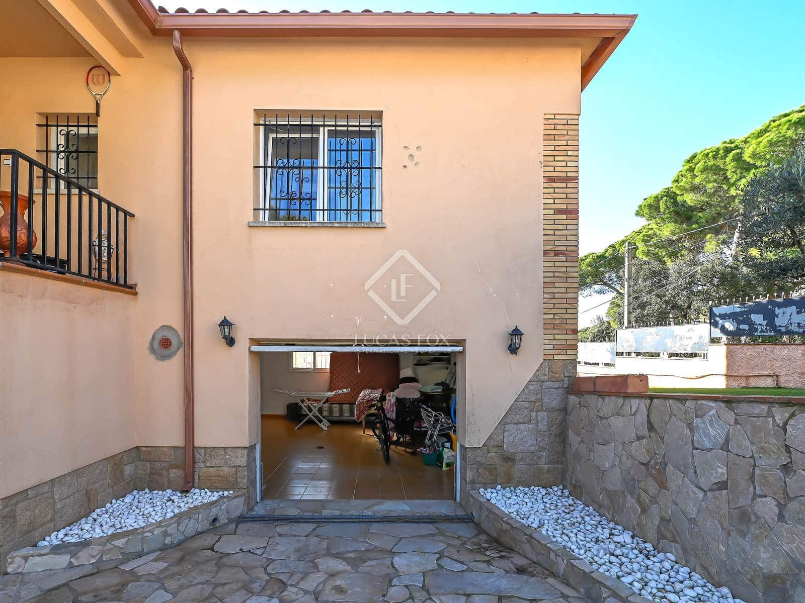 5 soveværelse Villa til salg i Santa Cristina d'Aro med swimmingpool garage - € 590.000 (Ref: 8751321)