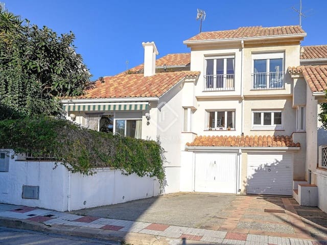 4 quarto Moradia para venda em Platja d'Aro, Castell-Platja d'Aro - 450 000 € (Ref: 8754690)