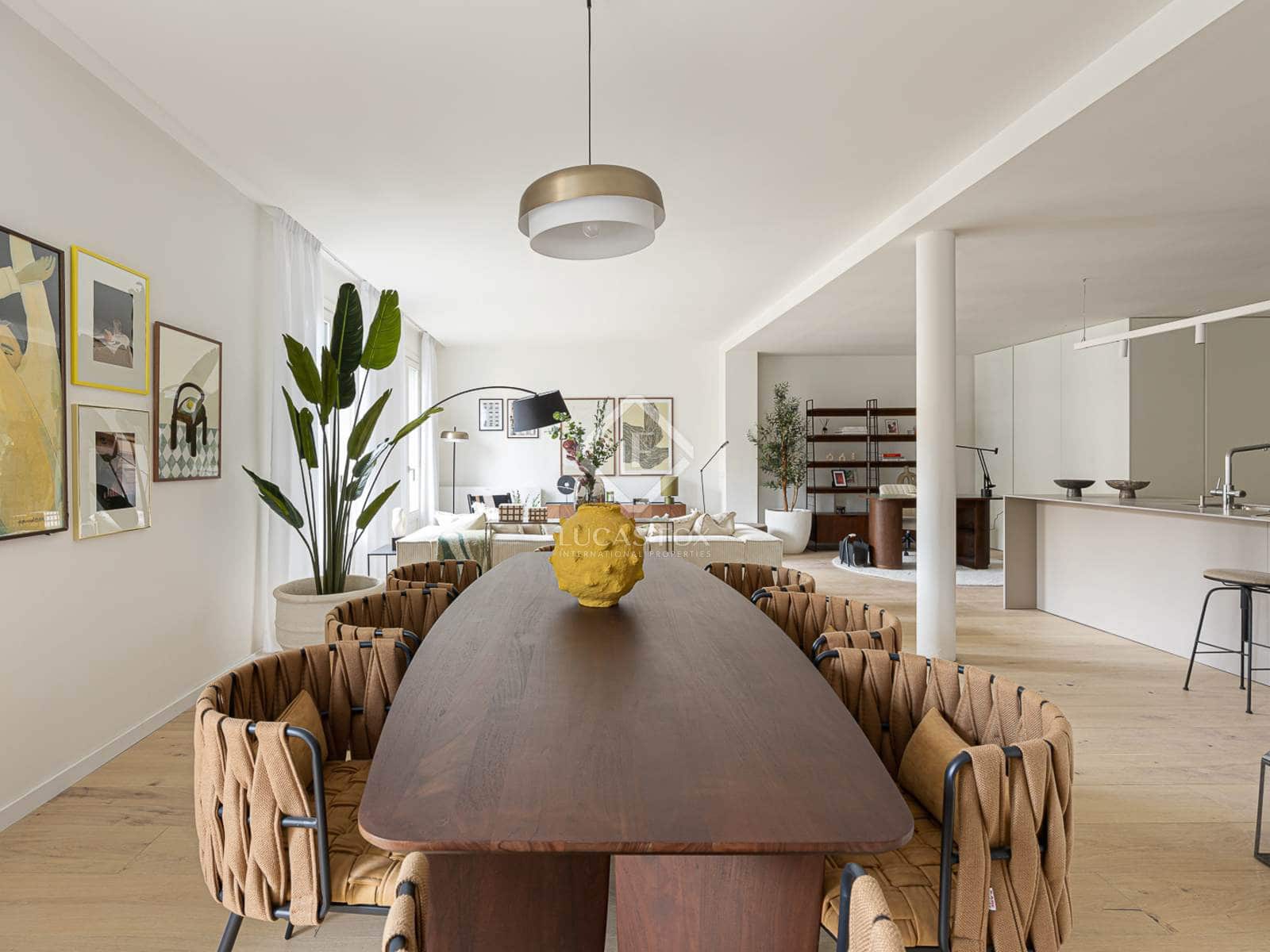 2 slaapkamer Appartement te koop in Barcelona stad - € 1.800.000 (Ref: 8756464)