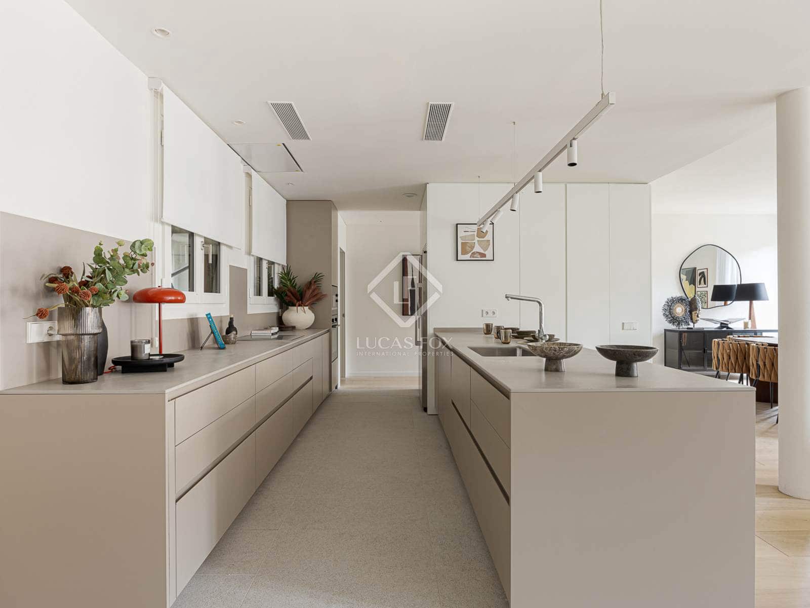 2 slaapkamer Appartement te koop in Barcelona stad - € 1.800.000 (Ref: 8756464)