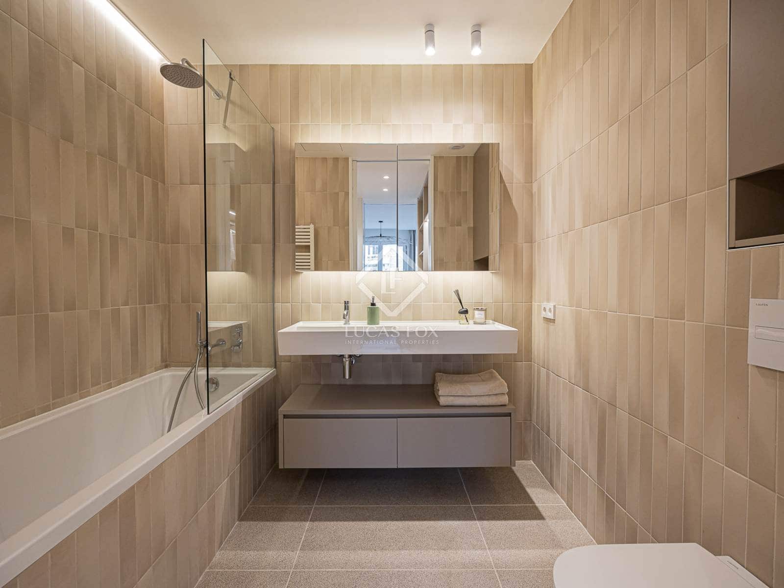 2 slaapkamer Appartement te koop in Barcelona stad - € 1.800.000 (Ref: 8756464)