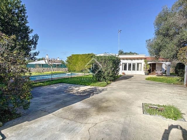 4 soveværelse Villa til salg i Ciutadella de Menorca med swimmingpool - € 675.000 (Ref: 8758740)