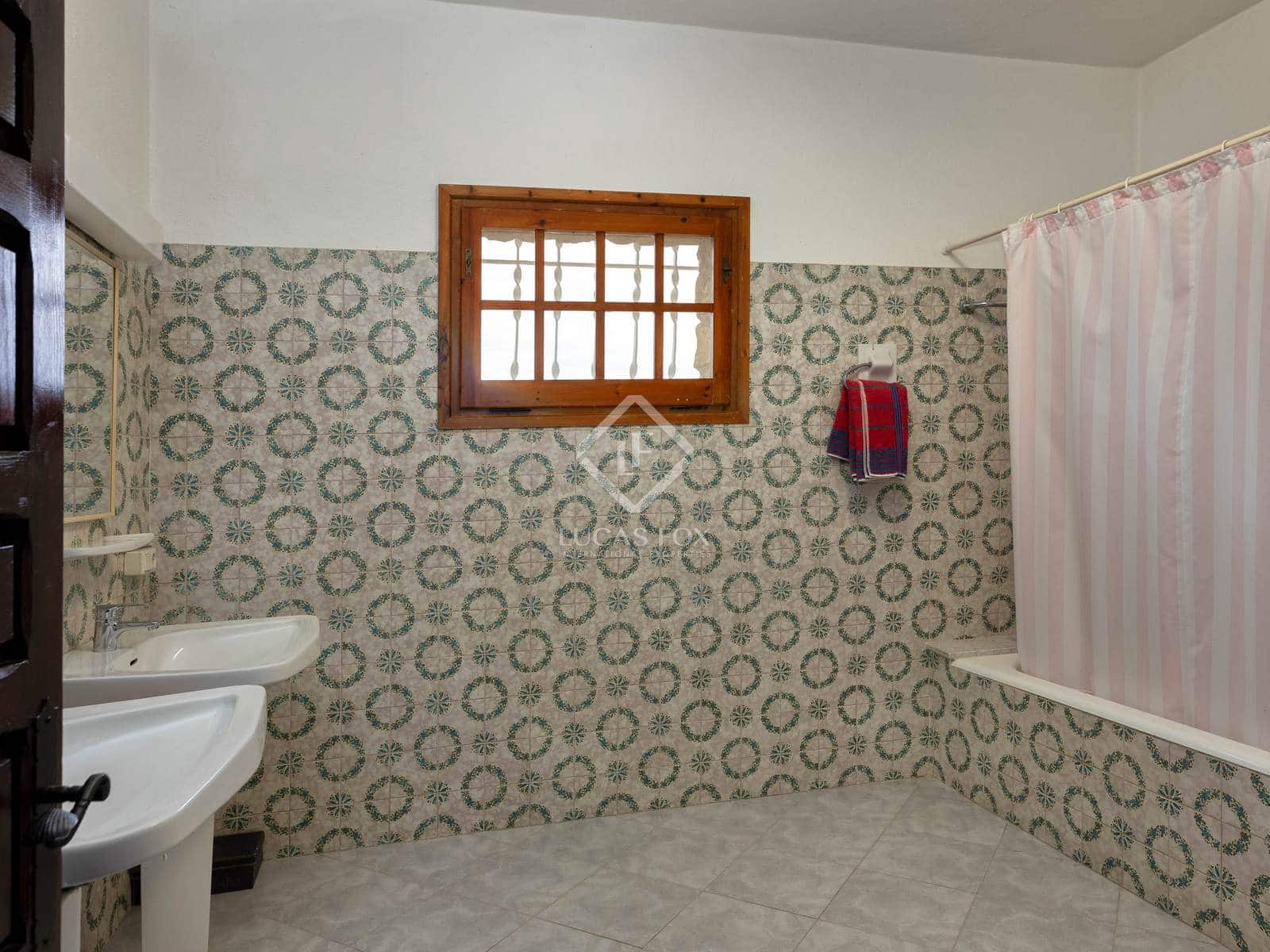 14 bedroom Finca/Country House for sale in Cabanelles - € 1,200,000 (Ref: 8758808)