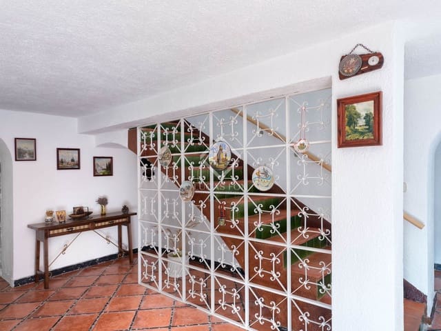 14 bedroom Finca/Country House for sale in Cabanelles - € 1,200,000 (Ref: 8758808)