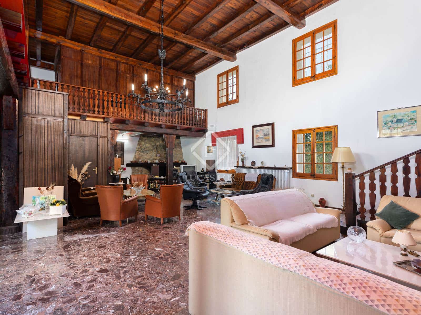 14 bedroom Finca/Country House for sale in Cabanelles - € 1,200,000 (Ref: 8758808)