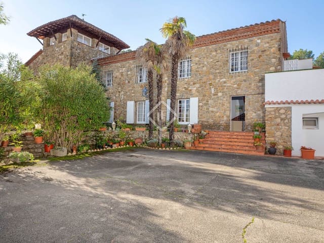 14 bedroom Finca/Country House for sale in Cabanelles - € 1,200,000 (Ref: 8758808)