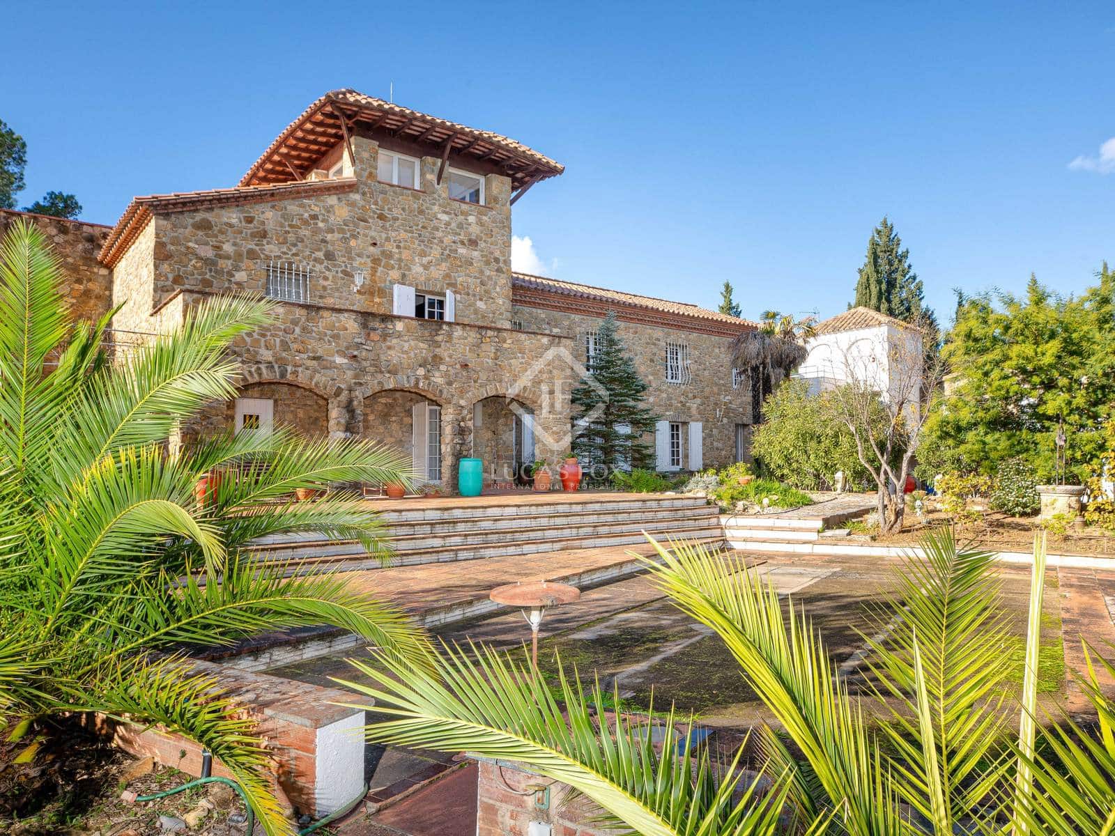 14 bedroom Finca/Country House for sale in Cabanelles - € 1,200,000 (Ref: 8758808)