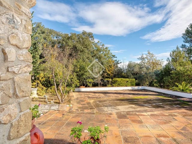 14 makuuhuone Maalaistalo myytävänä paikassa Cabanelles - 1 350 000 € (Ref: 8758808)