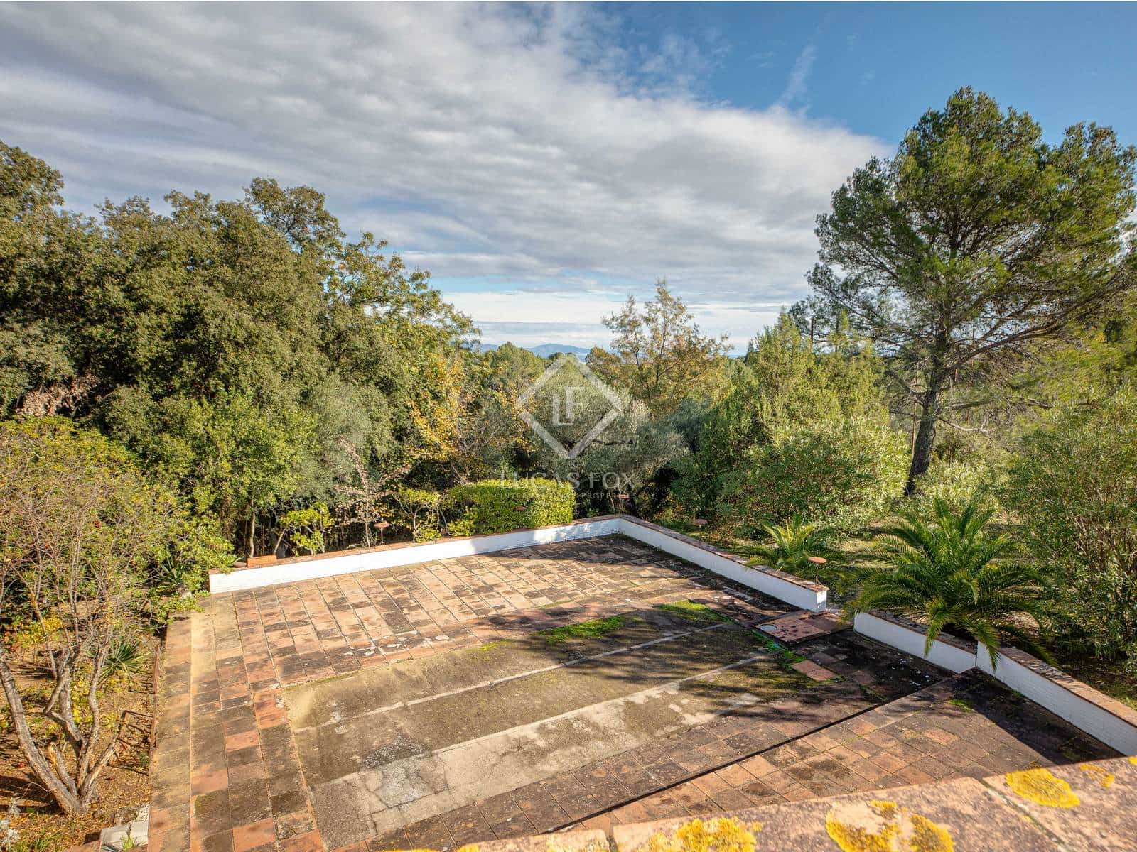 14 bedroom Finca/Country House for sale in Cabanelles - € 1,200,000 (Ref: 8758808)