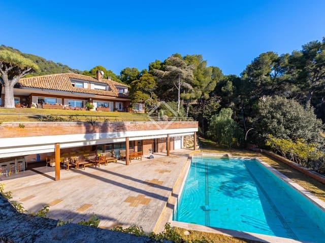 5 bedroom Villa for sale in Premià de Dalt with pool garage - € 1,950,000 (Ref: 8762388)