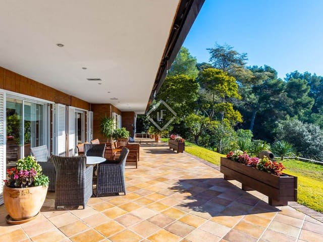 5 bedroom Villa for sale in Premià de Dalt with pool garage - € 1,950,000 (Ref: 8762388)