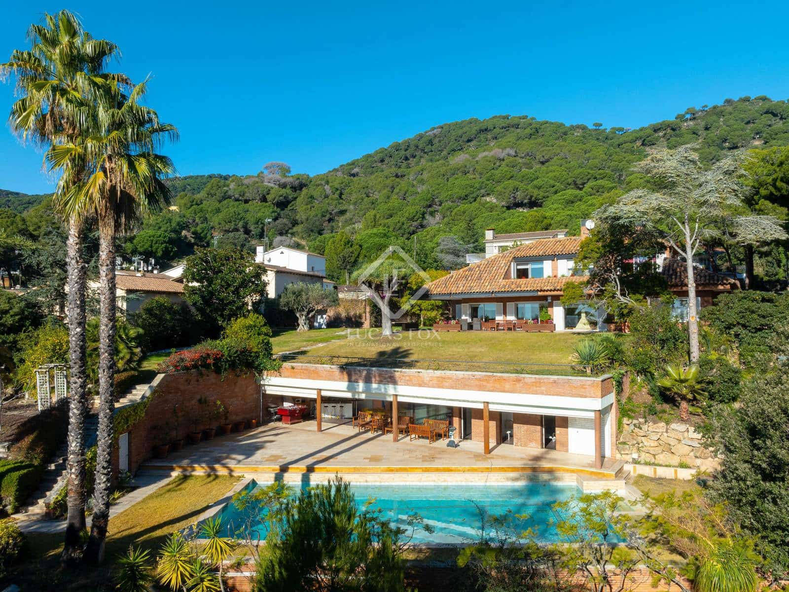 5 soveværelse Villa til salg i Premia de Dalt med swimmingpool garage - € 1.950.000 (Ref: 8762388)