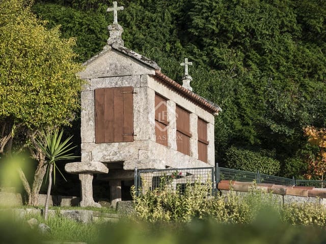 6 makuuhuone Huvila myytävänä paikassa Poio mukana uima-altaan 
autotalli - 1 900 000 € (Ref: 8763205)