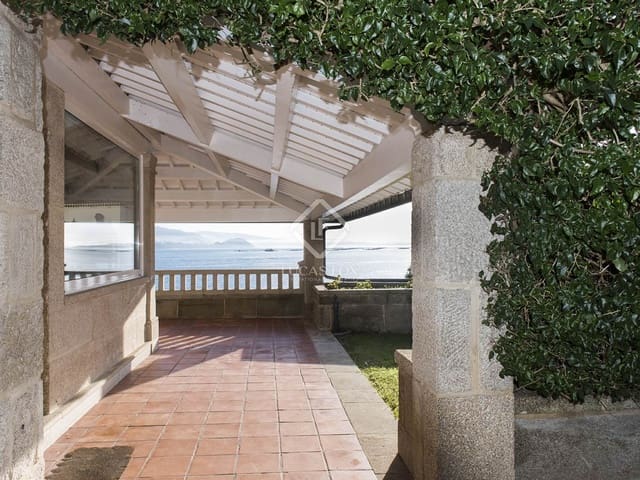 6 makuuhuone Huvila myytävänä paikassa Poio mukana uima-altaan 
autotalli - 1 900 000 € (Ref: 8763205)