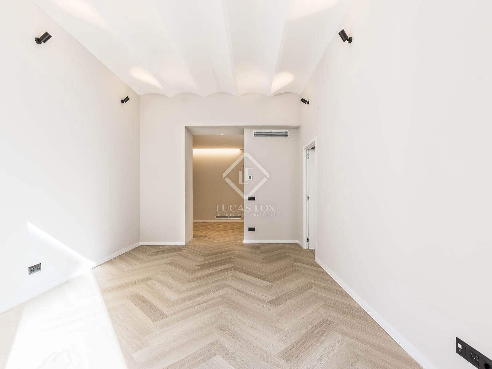 3 bedroom Apartment for sale in Barcelona city - € 675,000 (Ref: 8766110)