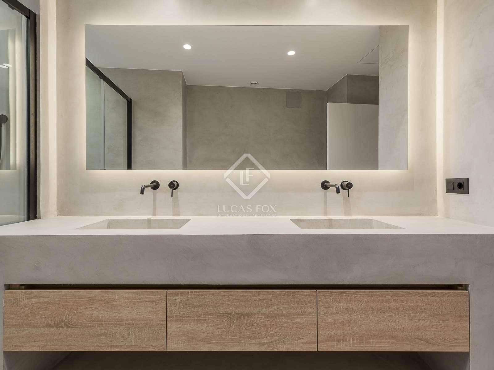 3 bedroom Apartment for sale in Barcelona city - € 675,000 (Ref: 8766110)