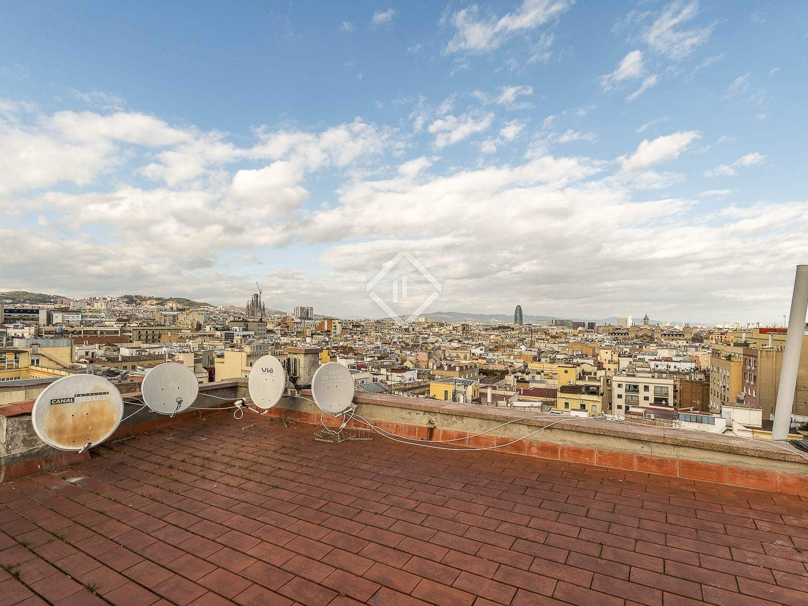 3 bedroom Apartment for sale in Barcelona city - € 675,000 (Ref: 8766110)