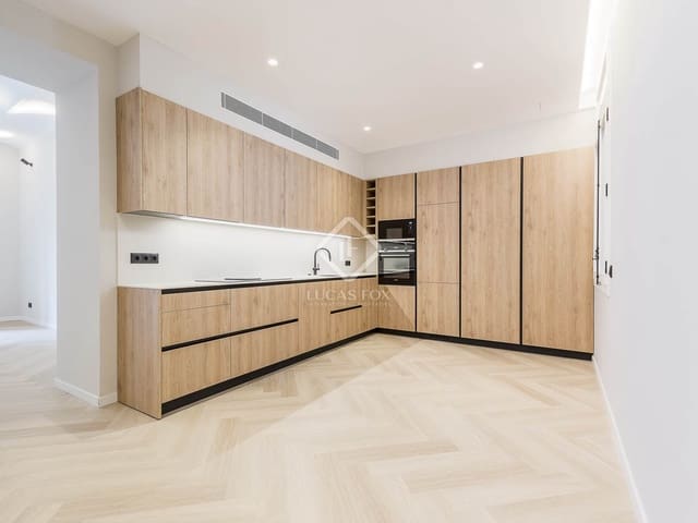 3 bedroom Apartment for sale in Barcelona city - € 675,000 (Ref: 8766110)