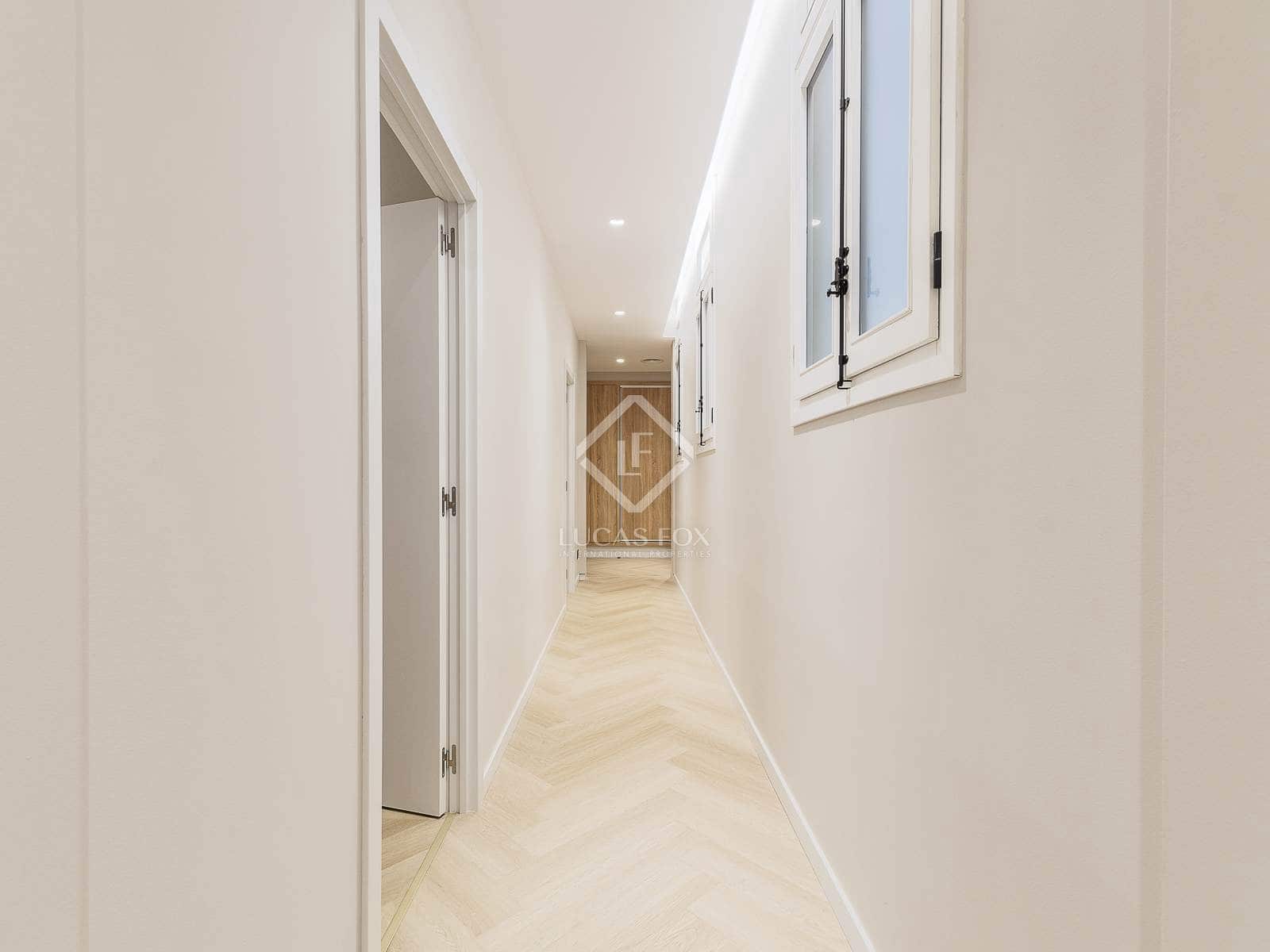 3 bedroom Apartment for sale in Barcelona city - € 675,000 (Ref: 8766110)