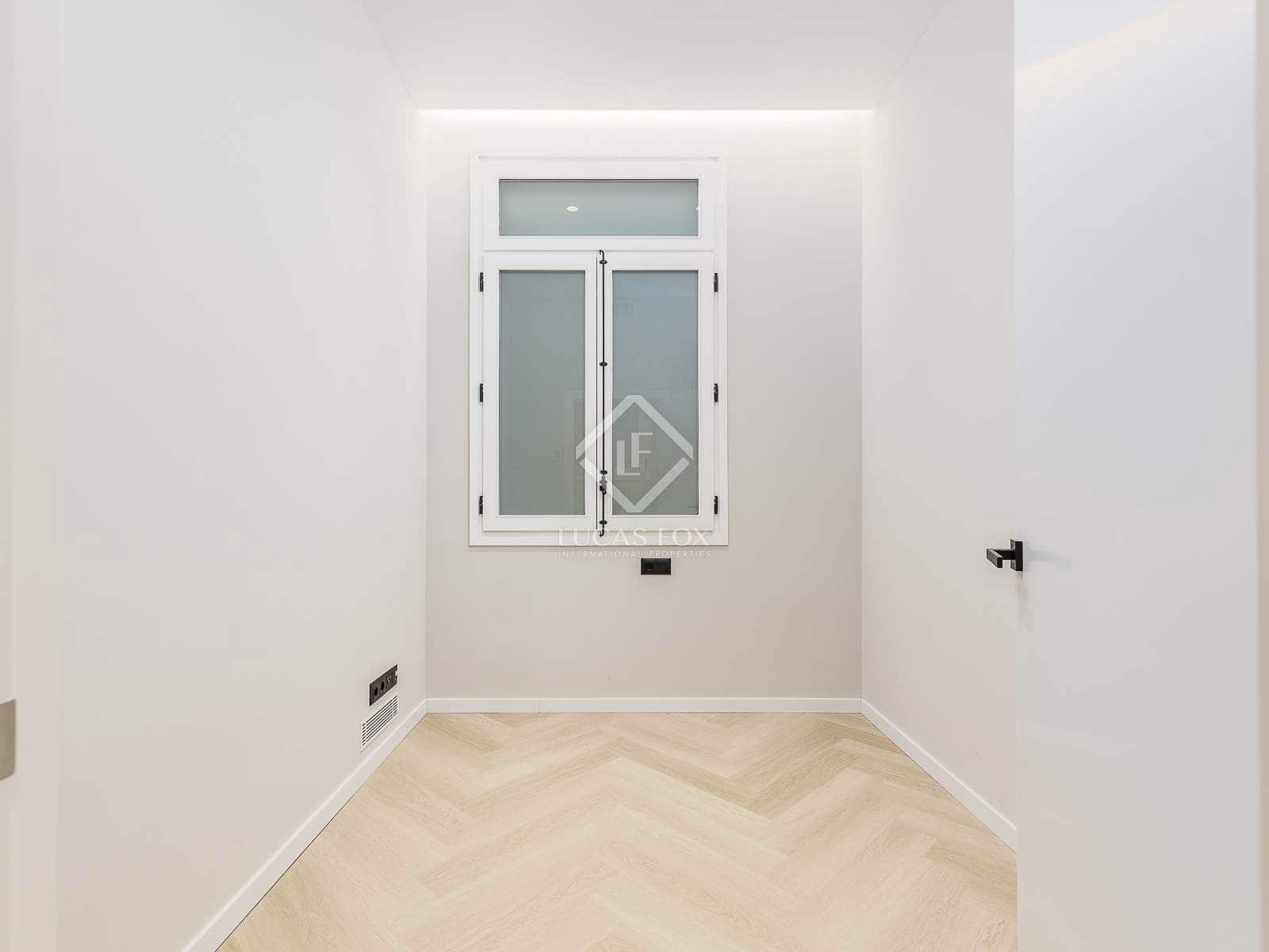 3 bedroom Apartment for sale in Barcelona city - € 675,000 (Ref: 8766110)