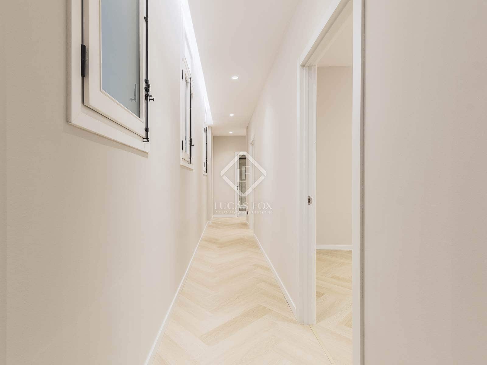 3 bedroom Apartment for sale in Barcelona city - € 675,000 (Ref: 8766110)